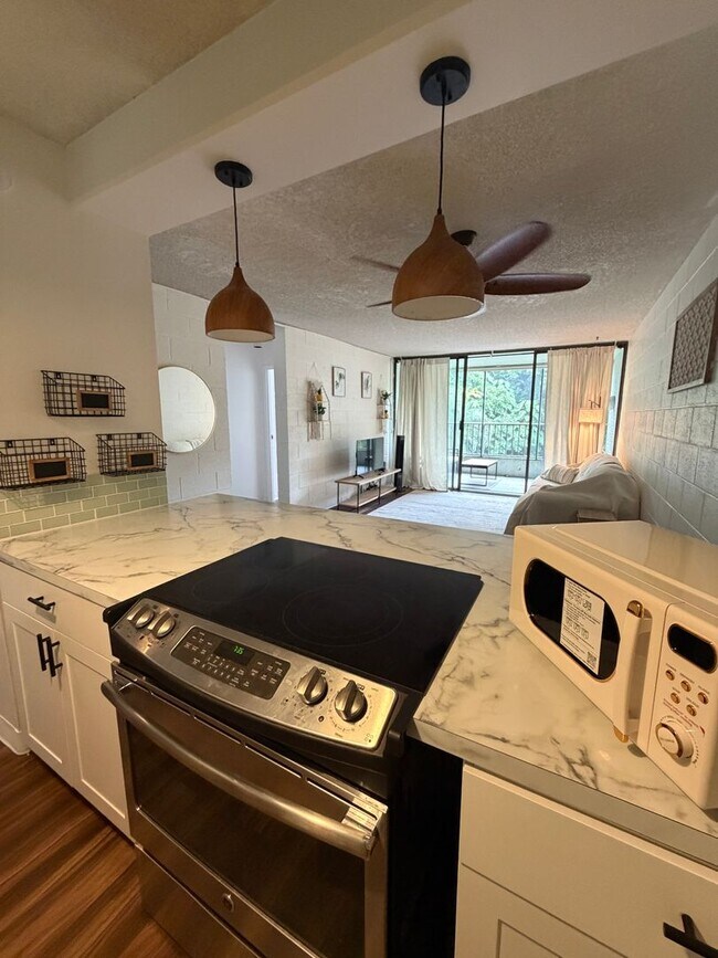 Foto del edificio - Fully Furnished 2BDRM/1BATH