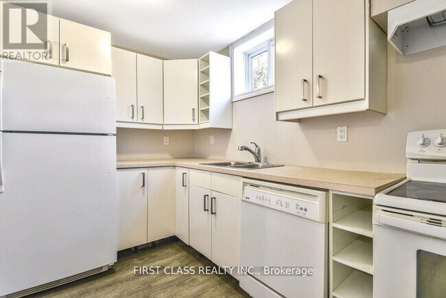 Building Photo - 24 Fintona Ave