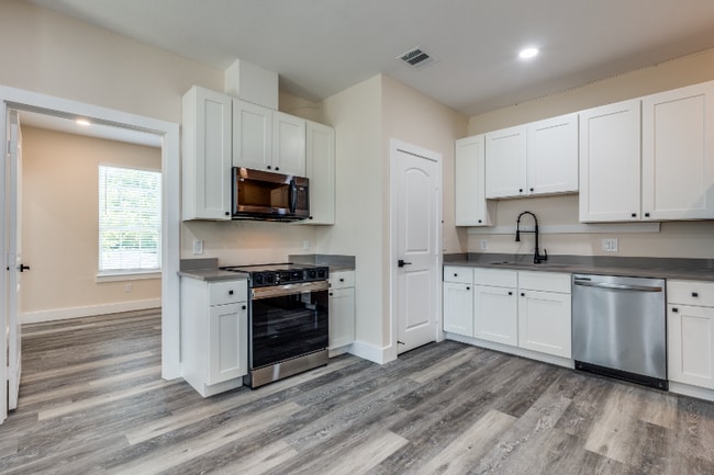 Foto del edificio - 511 N Davis Dr