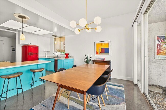 Foto del edificio - 76790 Lark Dr