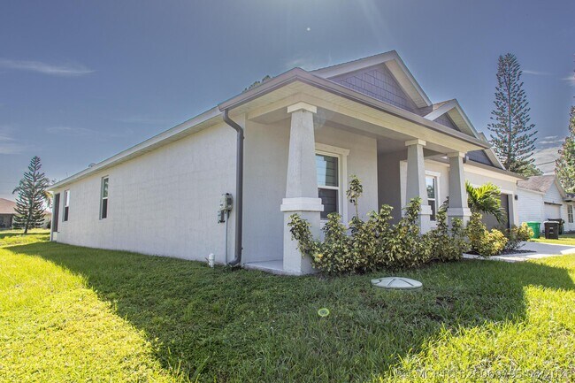 Foto del edificio - 2149 SW Susset Ln