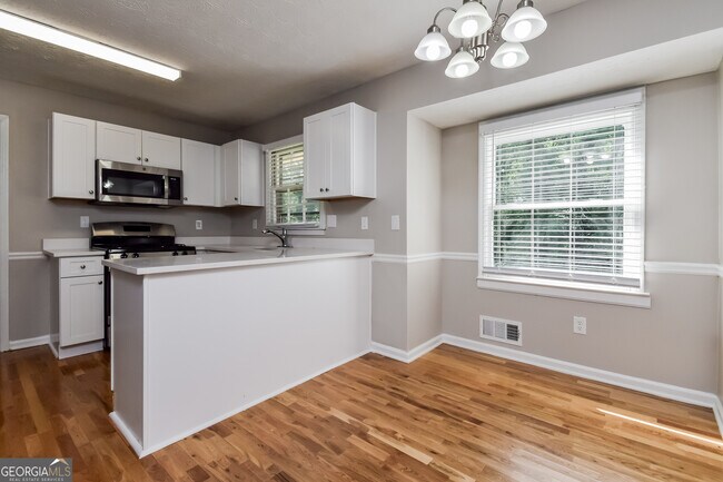 Foto del edificio - 627 Rockborough Dr