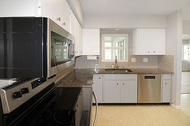 Foto del edificio - Island of Venice Annual Home for Rent