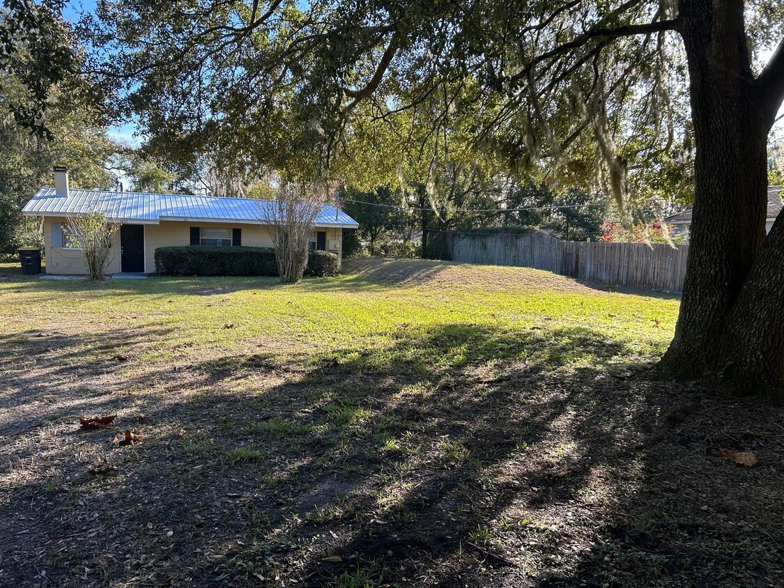 Foto principal - Secluded 3/1 Retreat Near NAS JAX!!