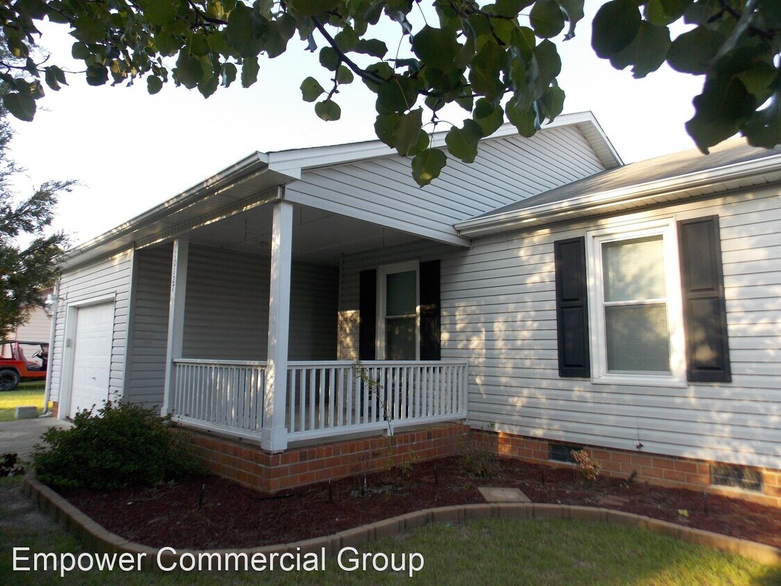 Foto principal - 3 br, 2 bath House - 10127 Rockfish Road