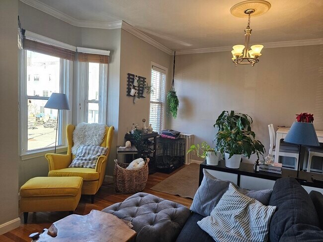 Building Photo - 201 D St