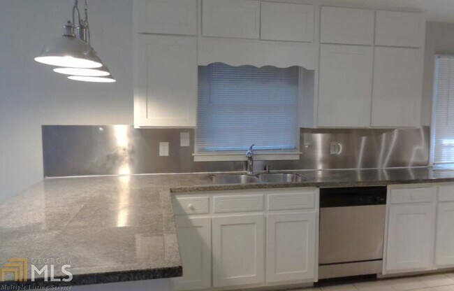 Building Photo - 4477 Glenhaven Dr