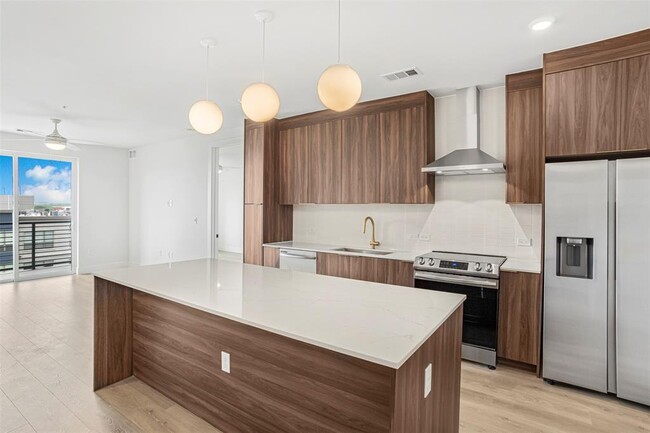 Foto del edificio - 1701 Simond Ave