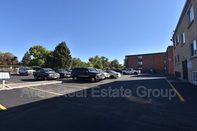 Building Photo - 1410 N Moline St