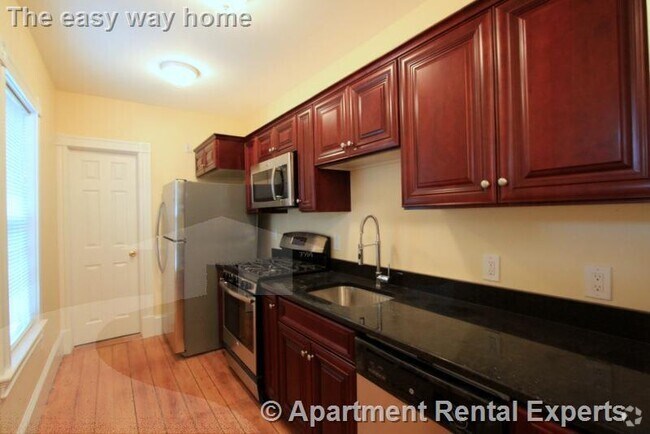 Building Photo - 6 White Street Pl
