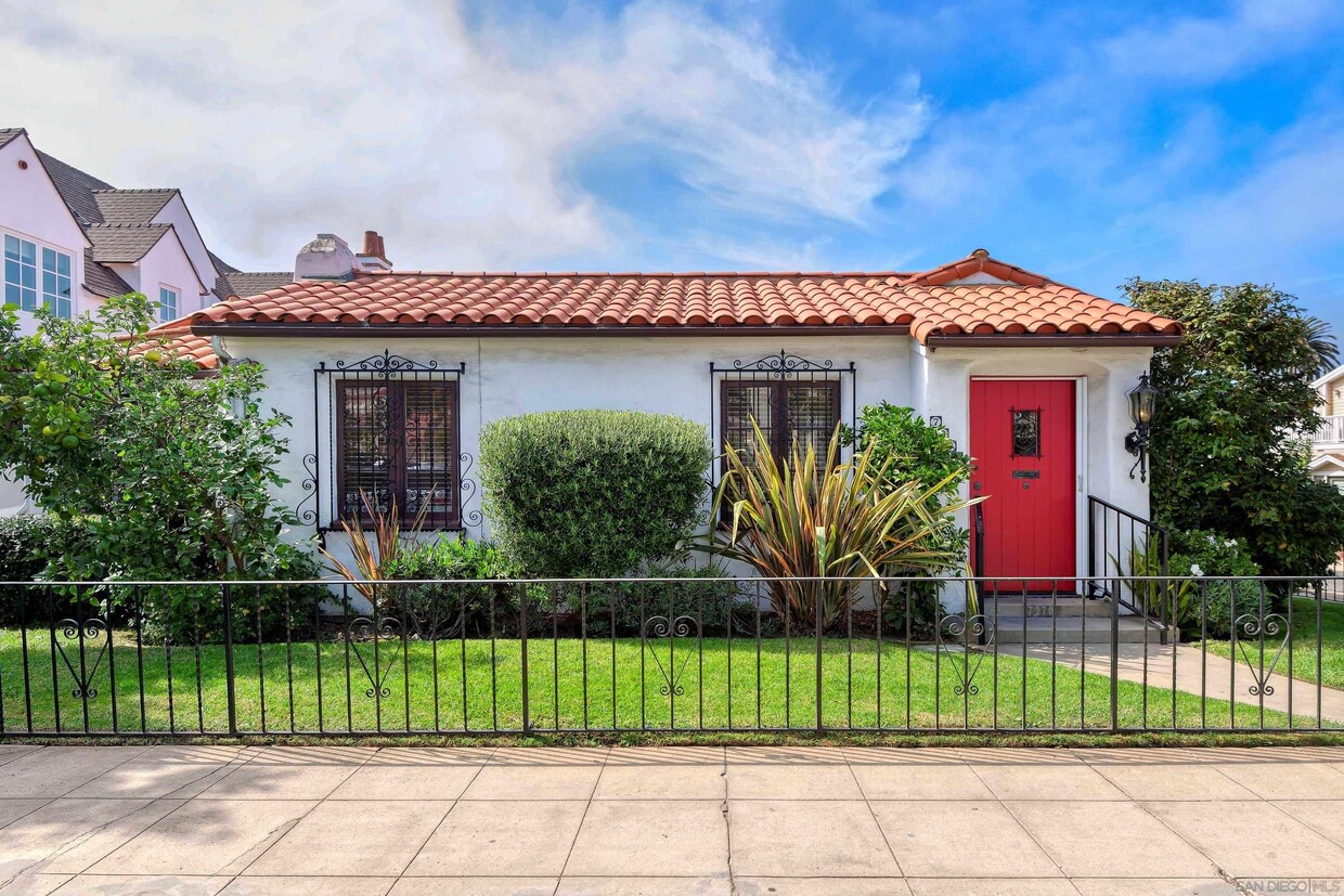 Foto principal - 7270 Olivetas Ave