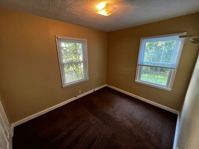 Foto del edificio - 4bed/2bath Available August 2024