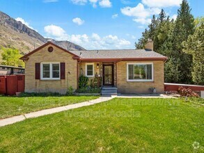 Building Photo - 1274 Briar Ave