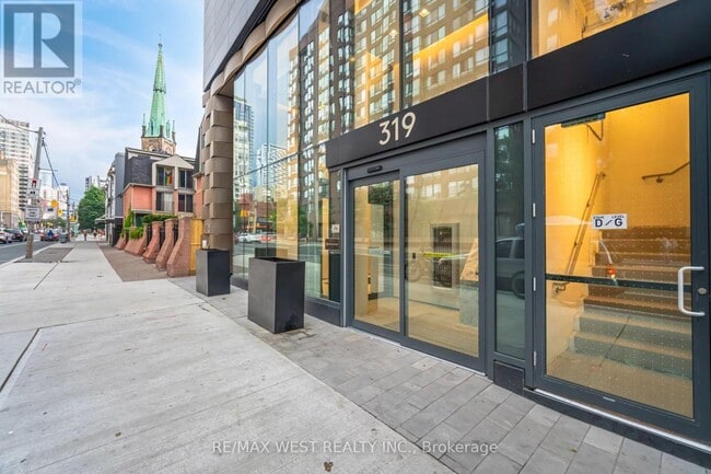 Building Photo - 319-4319 Jarvis St