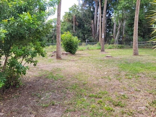 Building Photo - 1605 40th Ave