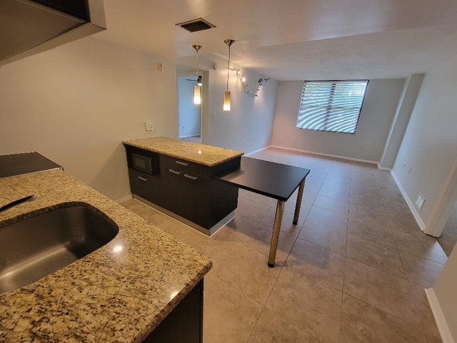 Photo - 701 S Madison Ave Apartment