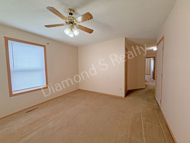 Building Photo - 1448 W Rainey St