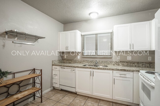 Foto del edificio - 884 E 700 N