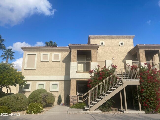 Building Photo - 12050 N Panorama Dr