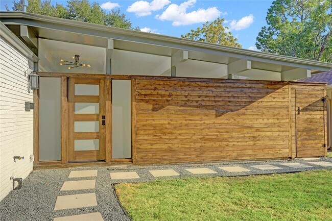 Building Photo - 5434 Briarbend Dr