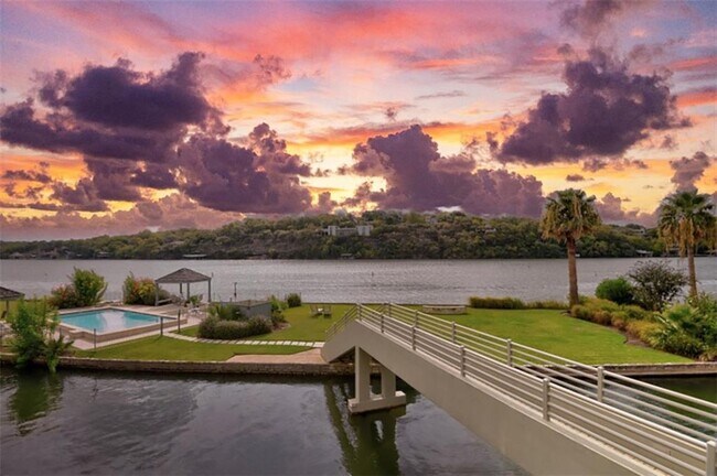 Foto del edificio - 2329 Westlake Dr