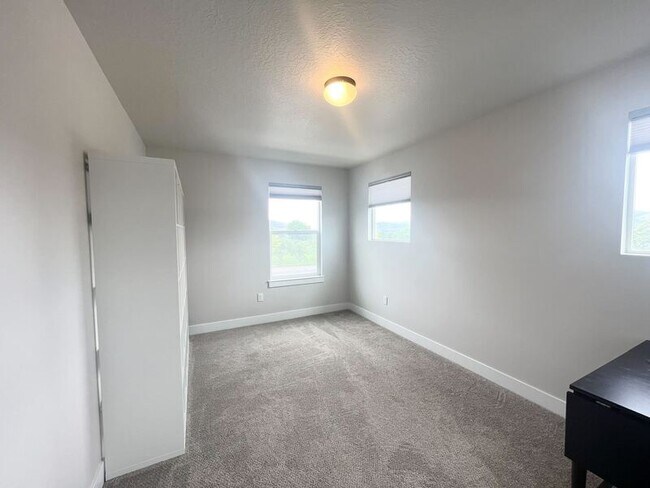 Building Photo - 11391 Mapleside Ln