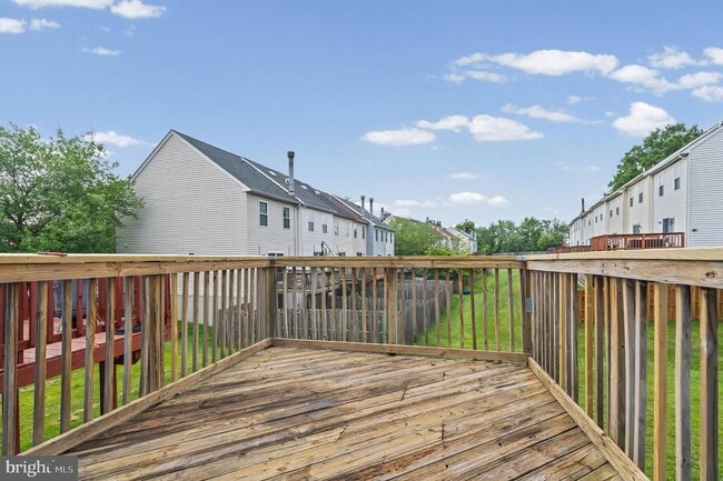 Foto del edificio - 6957 Rockfield Rd