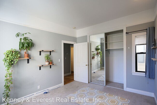 Building Photo - 2 br, 1 bath House - 2748 Gough #2