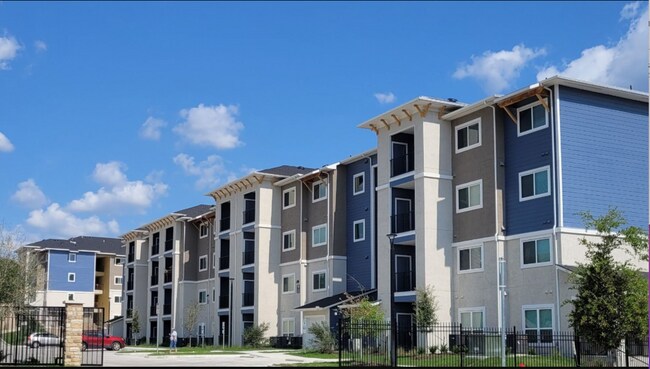 Foto del edificio - 3500 Magic Dr