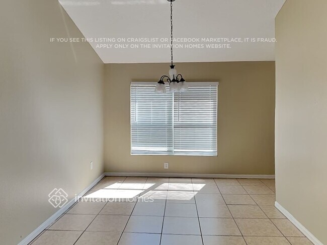 Foto del edificio - 10050 Creek Bluff Dr