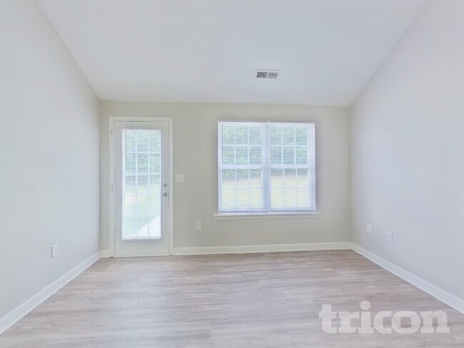 Building Photo - 416 Leecrest Dr