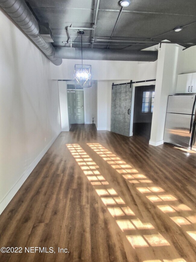 Building Photo - 2064 Herschel St