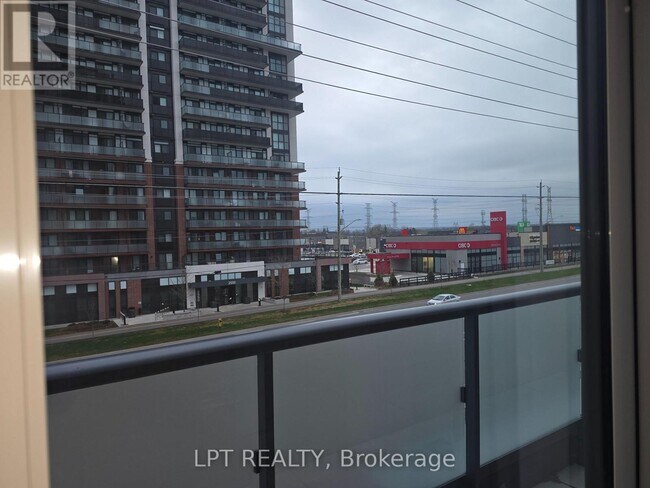 Photo du bâtiment - 2545 Simcoe St N