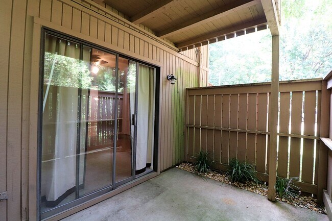 Foto del edificio - Super cute 2 bedroom condo in great Rock Hill location!