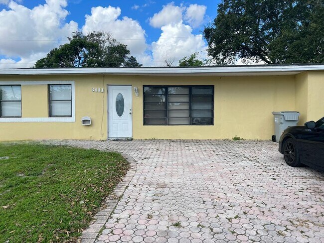 Foto del edificio - 3111 NE 11th Ave