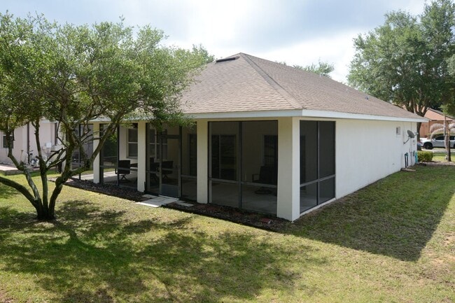 Foto del edificio - 10747 Masters Dr