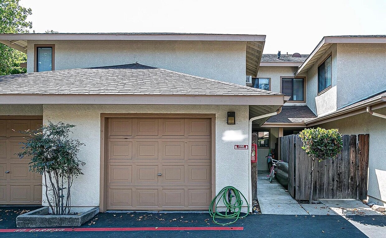Foto principal - 62 Village Cir Dr