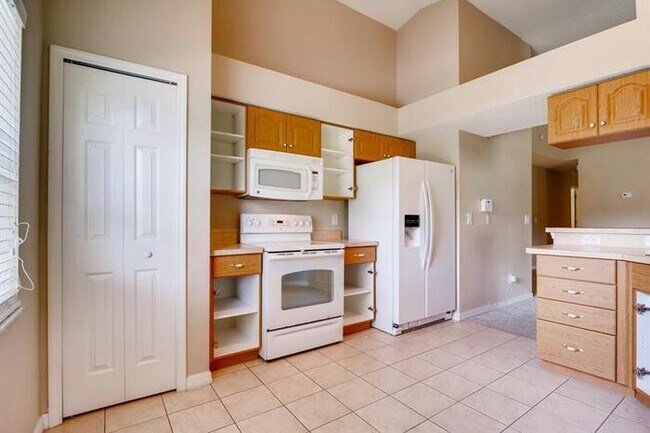 Foto del edificio - 3206 Bloomingdale Ave, Valrico, FL, 33596