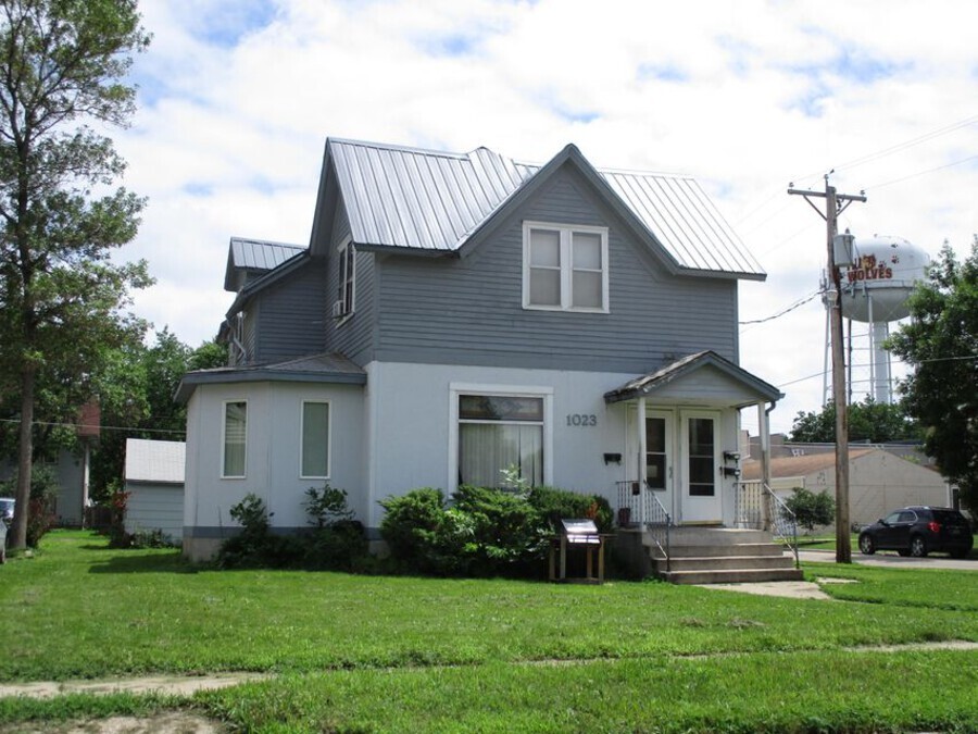 Primary Photo - 1023 S Lincoln St