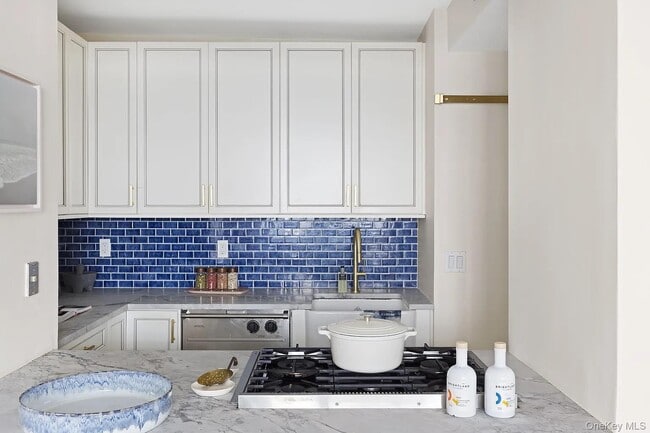 Building Photo - 199 Bowery