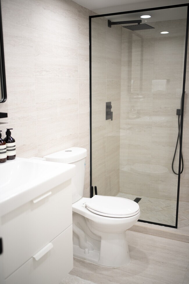 Baño - 402 Bergen Ave
