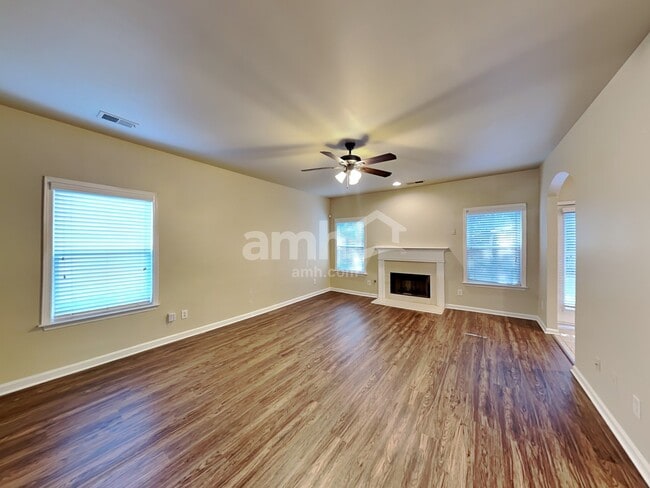 Building Photo - 5177 Rosewood Pl