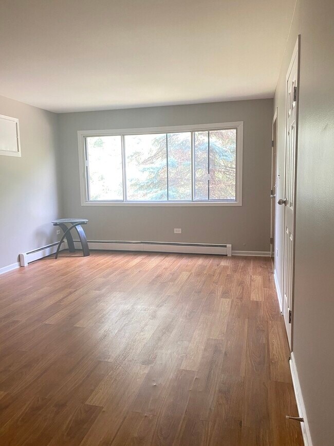 Foto del edificio - 525 W Pleasant Ln