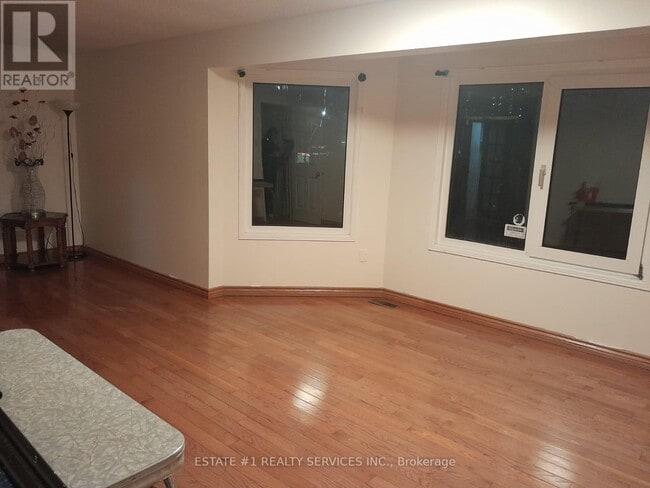 Photo du bâtiment - 36 Cousins Ct