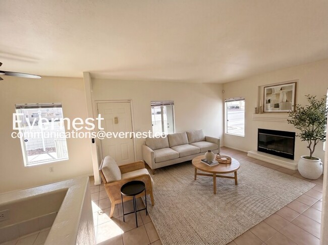 Building Photo - 5922 W Vegas Dr