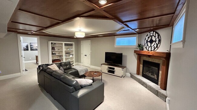 Building Photo - 11 Neretva St