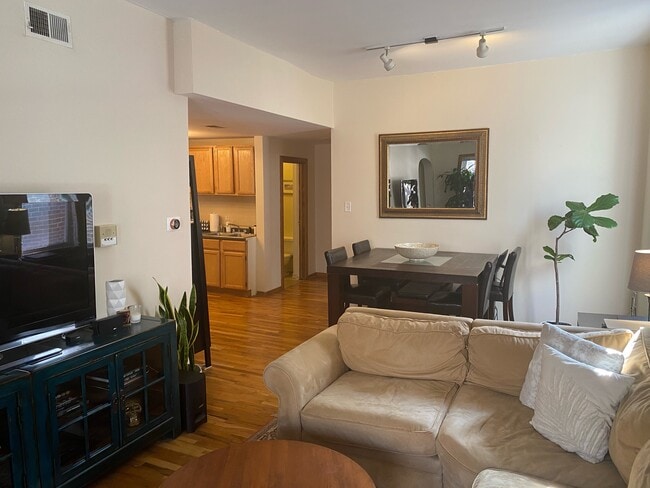 Dining Room - 1617 N Hudson Ave
