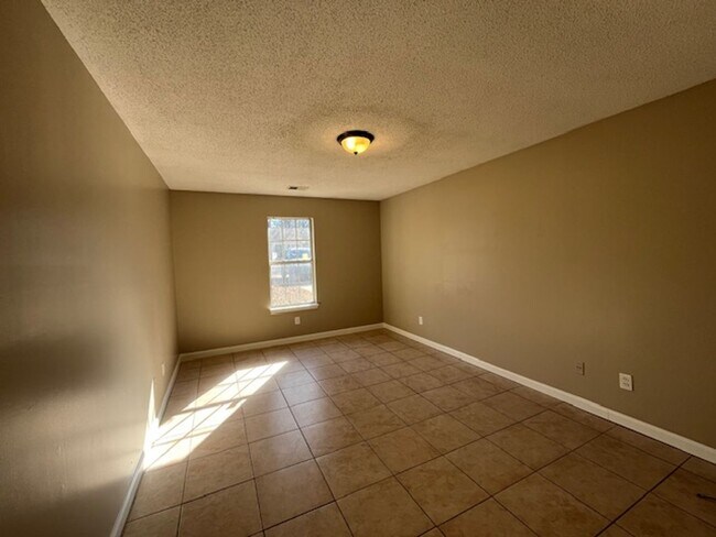 Foto del edificio - Renovated 3 Bedroom 2 Bath Home for Rent!!