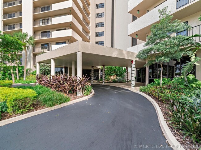 Foto del edificio - 4900 N Ocean Blvd