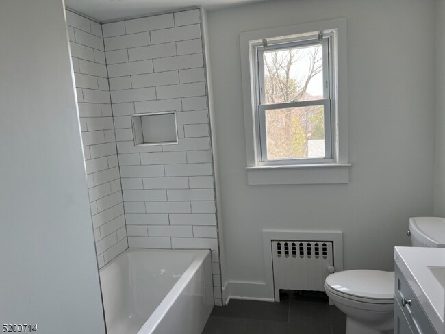 Building Photo - 406 Boulevard